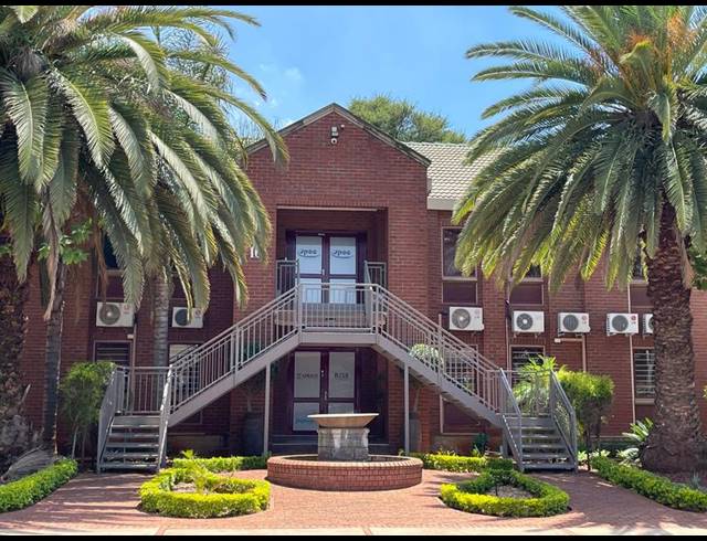 BUSINESS PROPERTY TO RENT IN DIE HOEWES